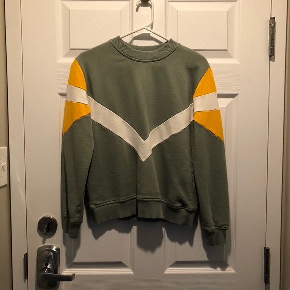 NA-KD Olive Crewneck - Picture 2 of 4